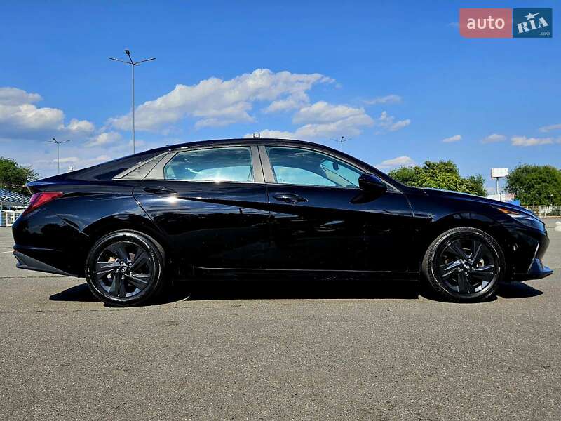Hyundai Elantra 2021