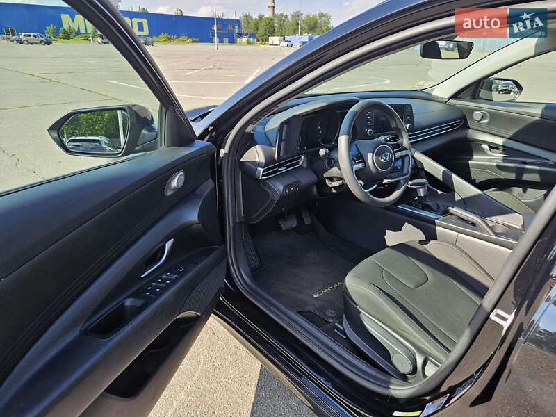 Hyundai Elantra 2021