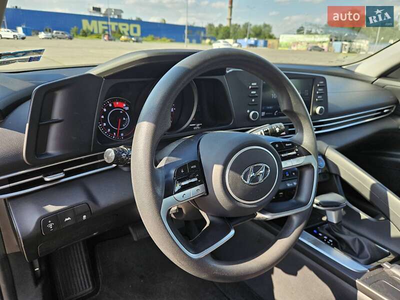 Hyundai Elantra 2021
