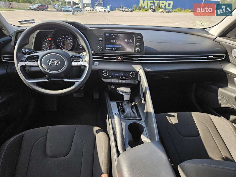 Hyundai Elantra 2021