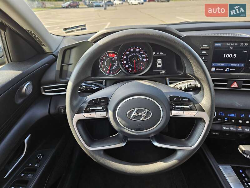 Hyundai Elantra 2021