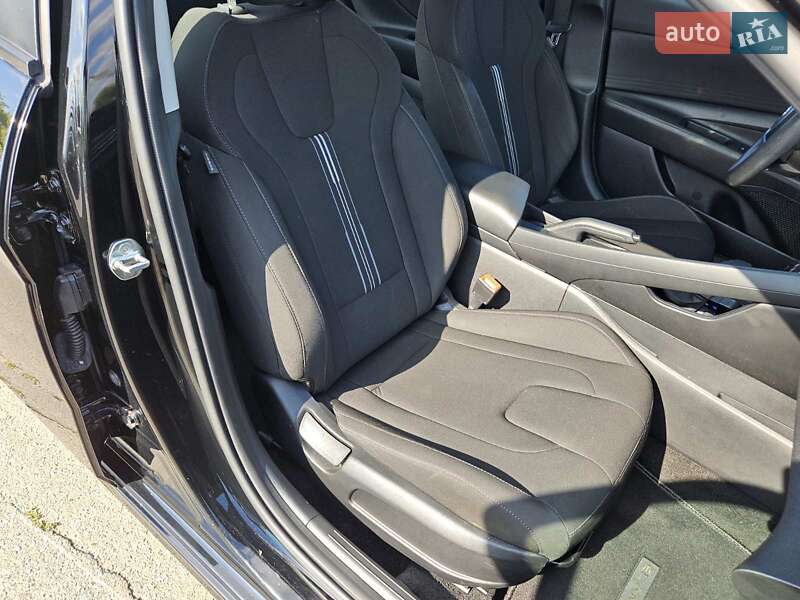Hyundai Elantra 2021