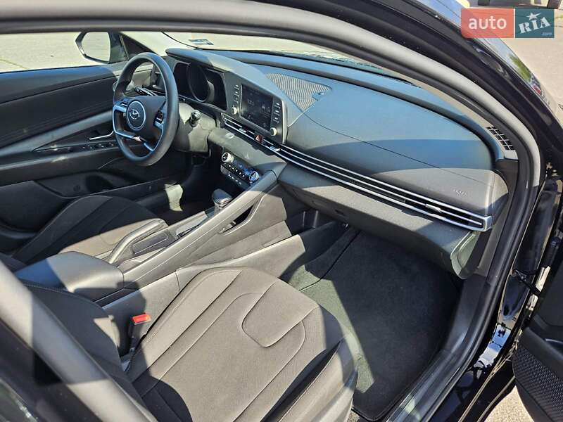 Hyundai Elantra 2021