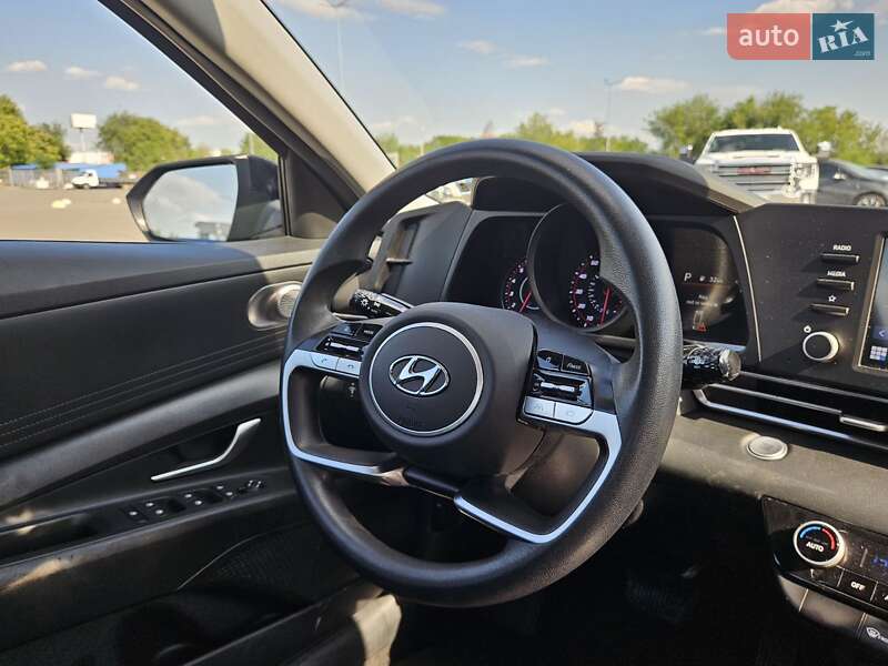 Hyundai Elantra 2021
