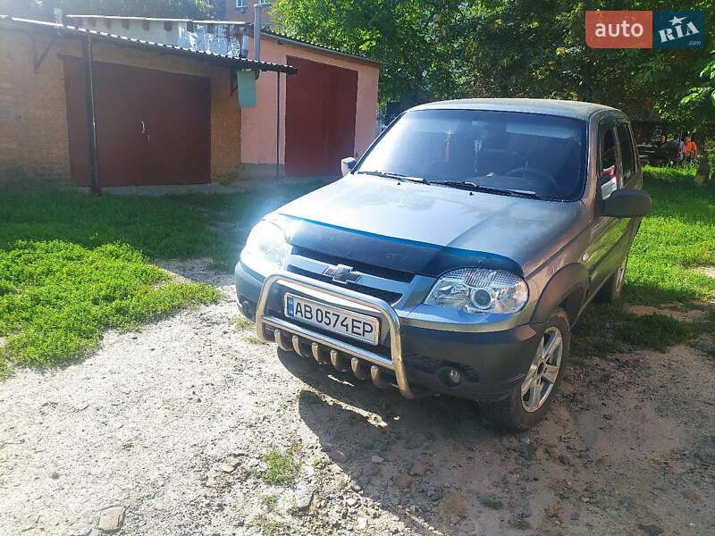 Chevrolet Niva 2012