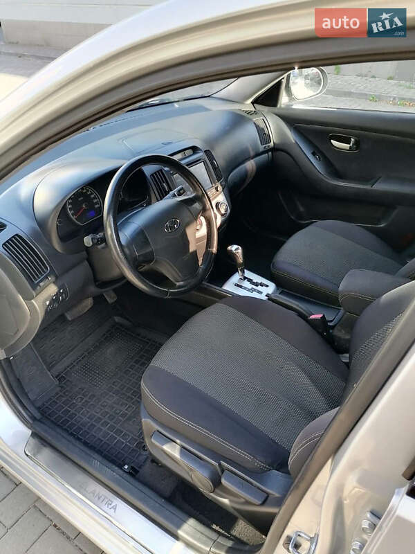 Hyundai Elantra 2010