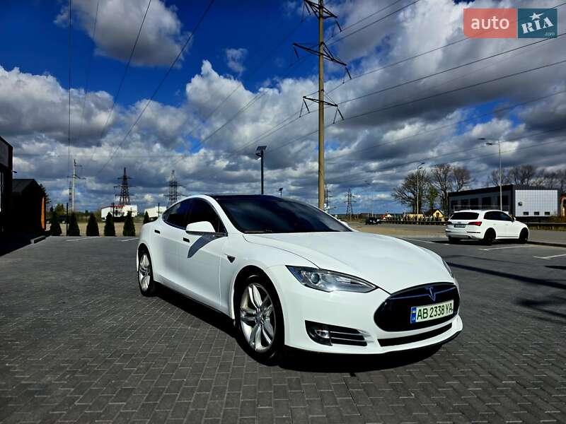 Tesla Model S 2013