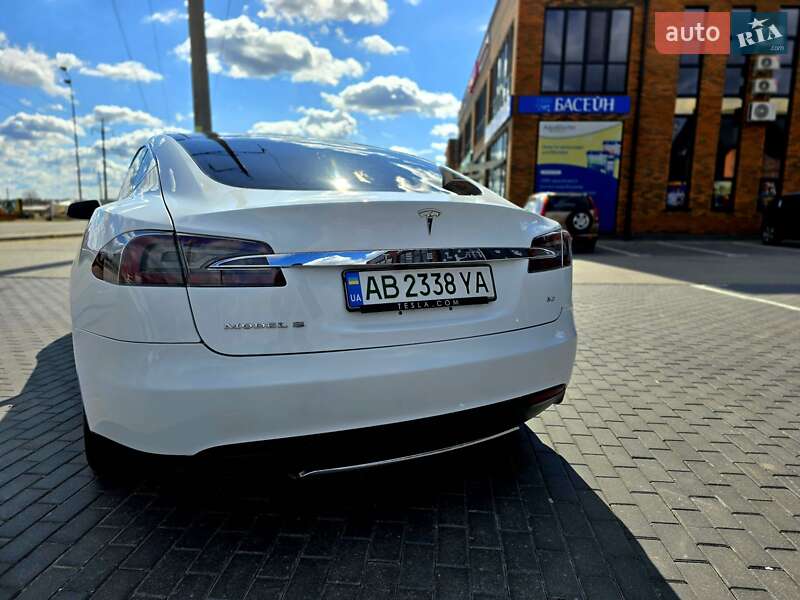 Tesla Model S 2013