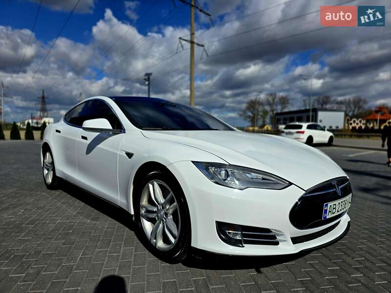 Tesla Model S 2013