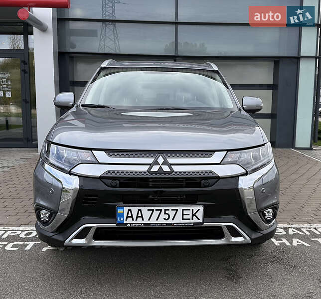 Mitsubishi Outlander 2021