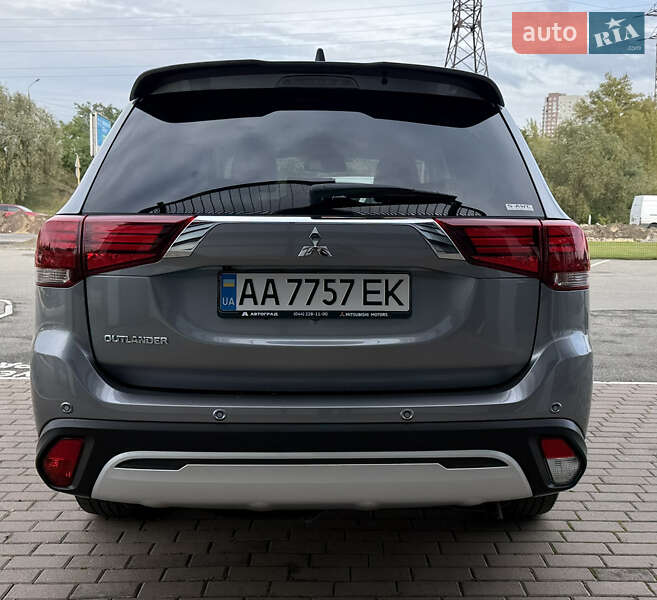 Mitsubishi Outlander 2021
