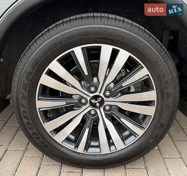 Mitsubishi Outlander 2021