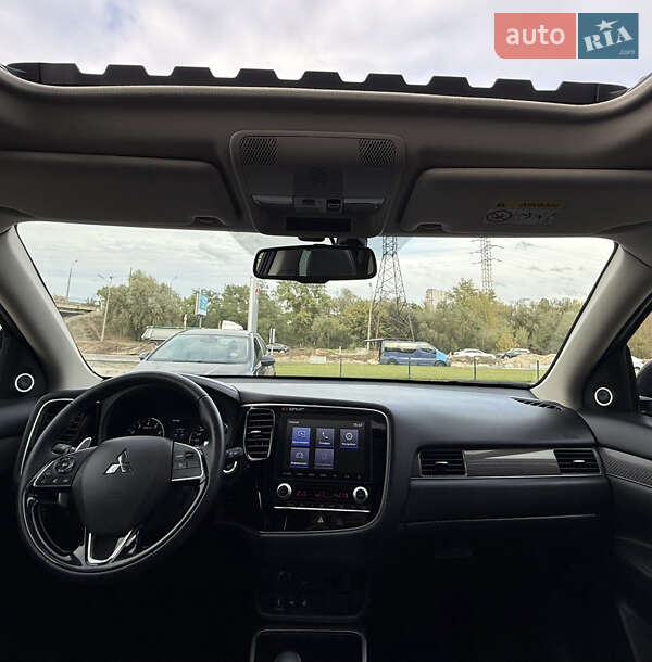 Mitsubishi Outlander 2021