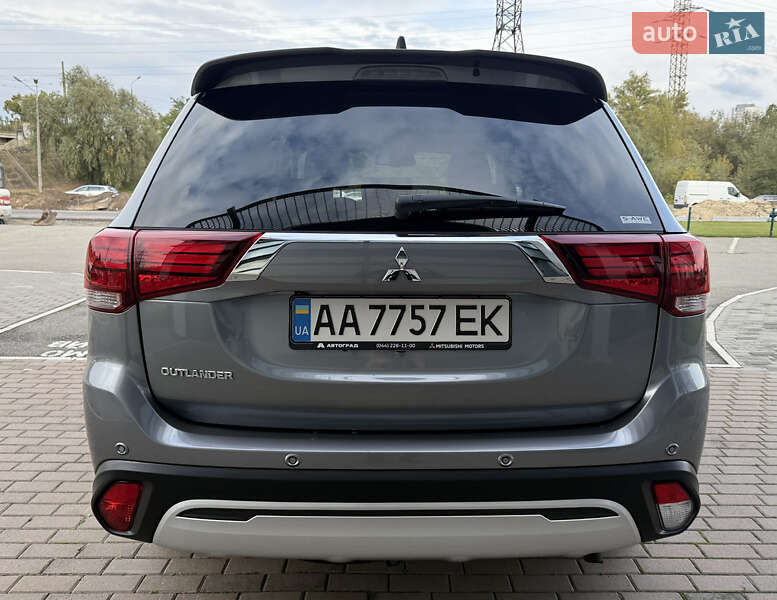 Mitsubishi Outlander 2021
