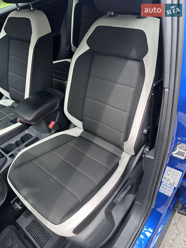 Volkswagen T-Roc 2019