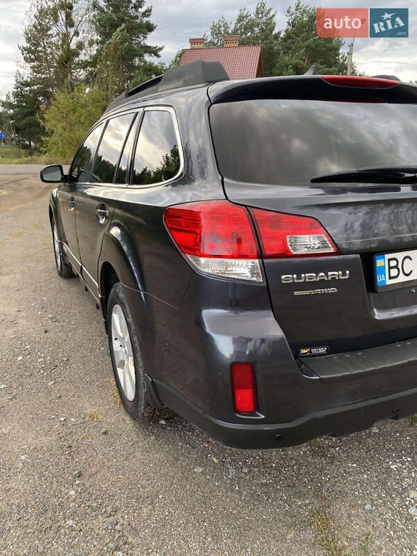 Subaru Outback 2012