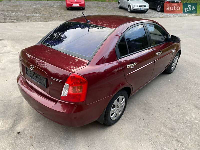 Hyundai Accent 2010
