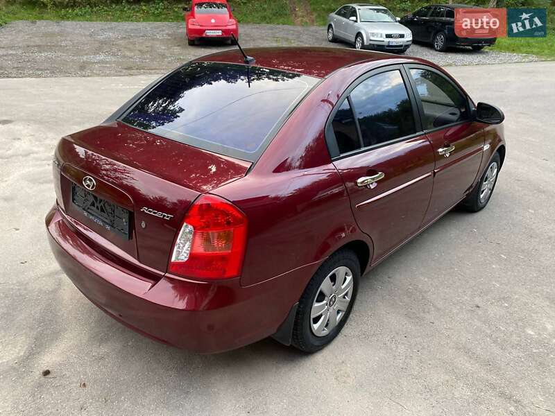 Hyundai Accent 2010