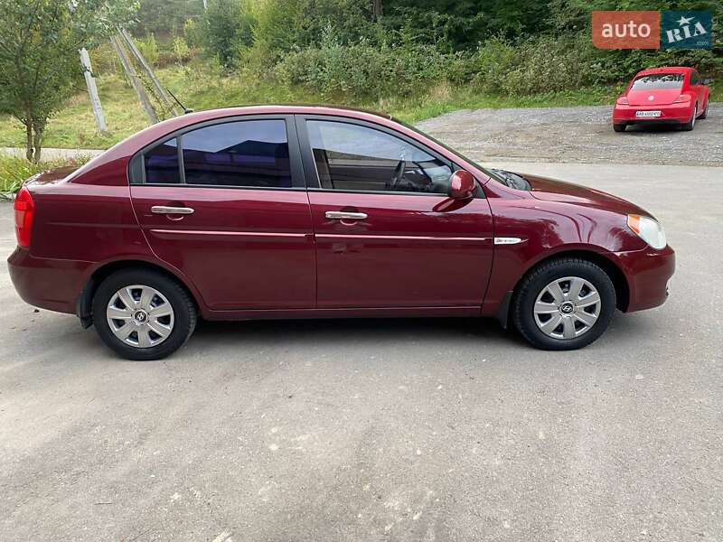 Hyundai Accent 2010