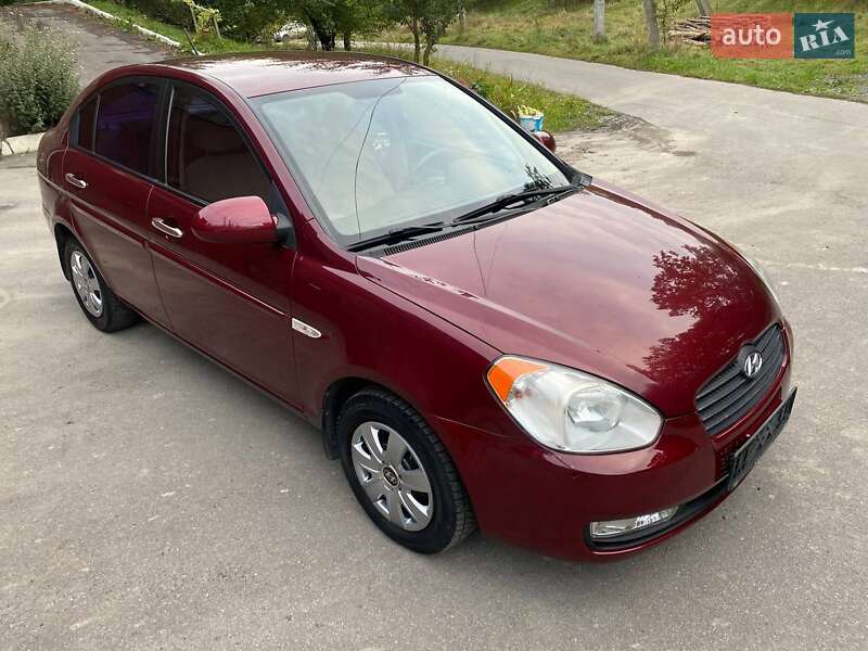 Hyundai Accent 2010