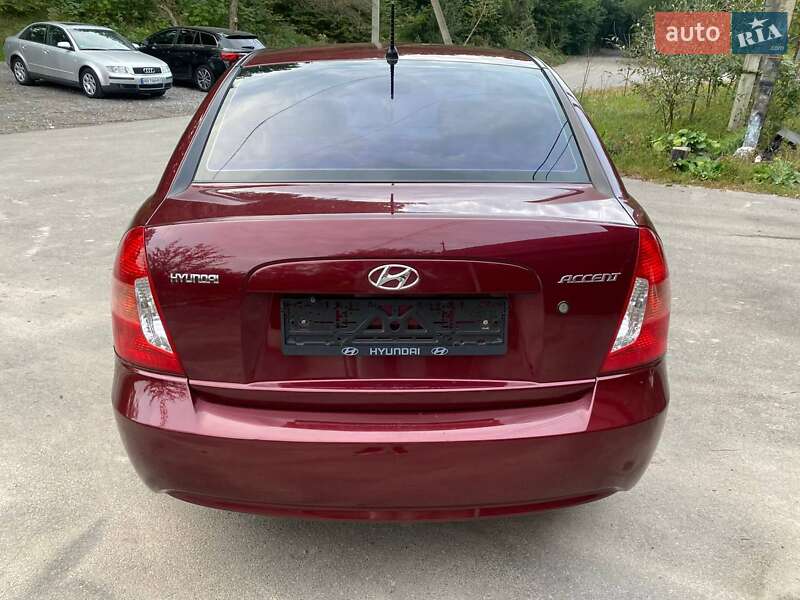 Hyundai Accent 2010
