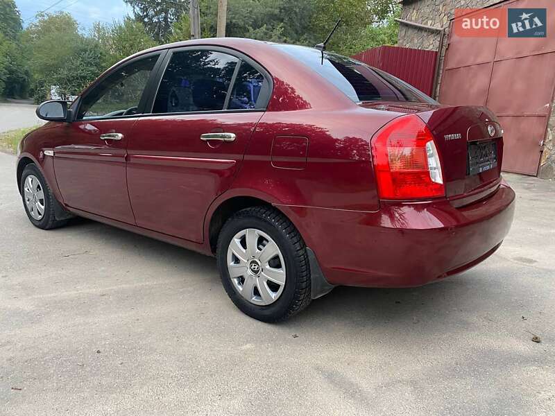 Hyundai Accent 2010
