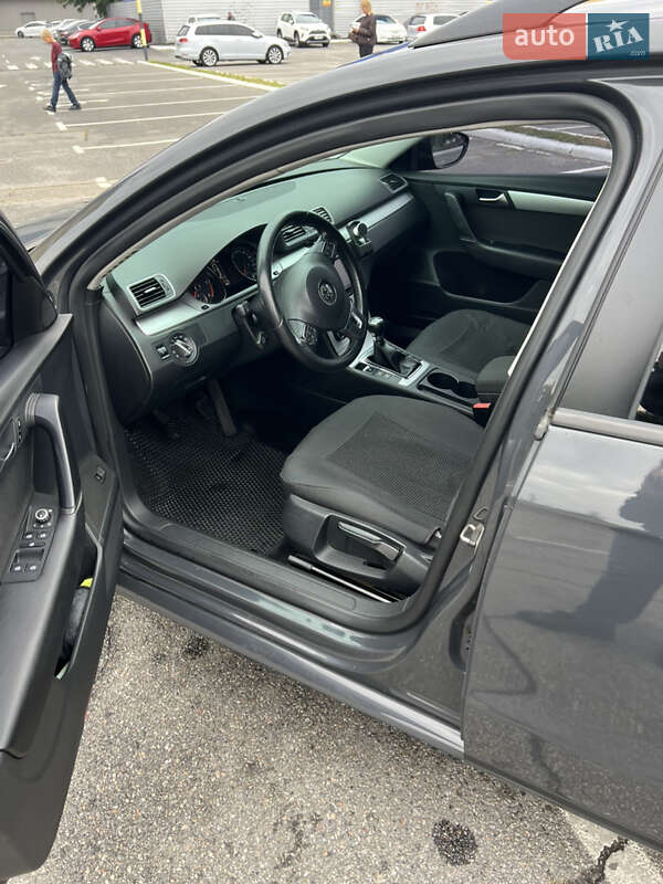 Volkswagen Passat 2011