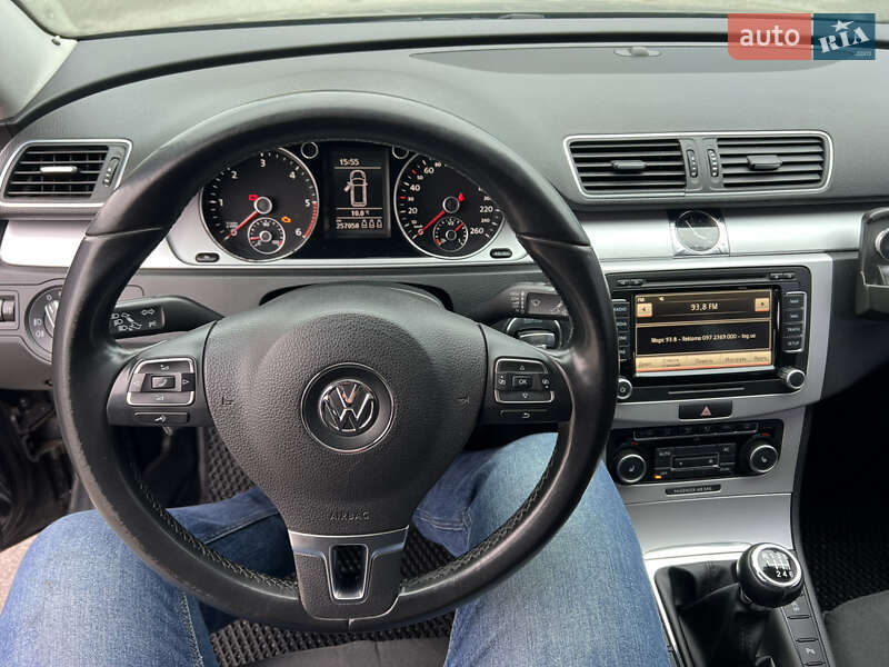 Volkswagen Passat 2011