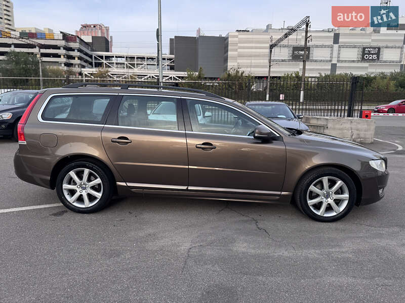 Volvo V70 2016
