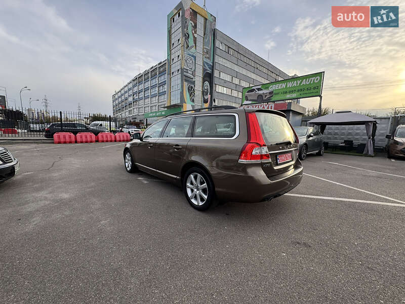 Volvo V70 2016