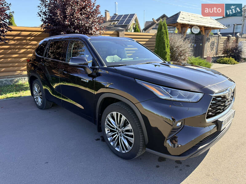 Toyota Highlander 2021