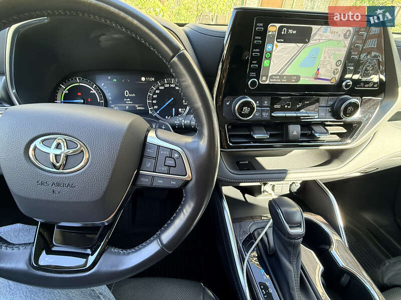 Toyota Highlander 2021