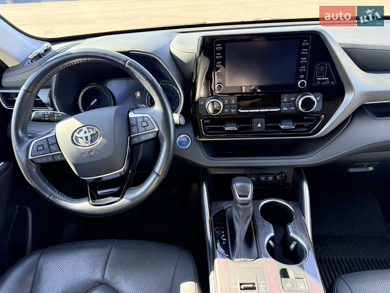 Toyota Highlander 2021