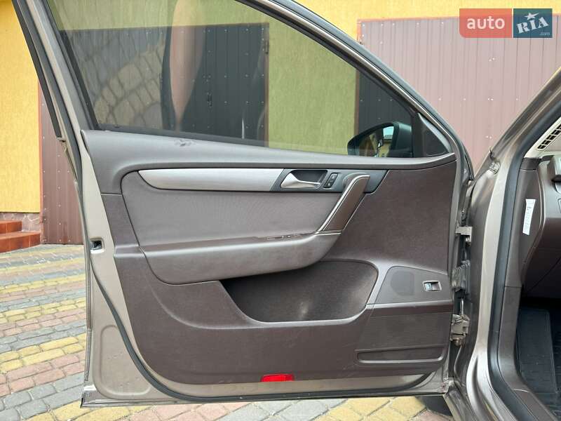 Volkswagen Passat 2011