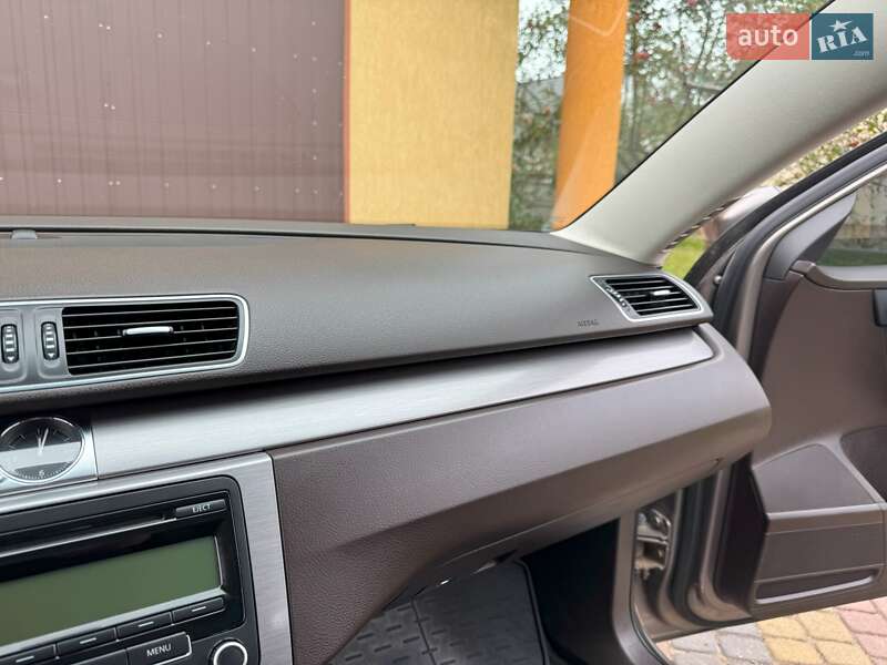 Volkswagen Passat 2011