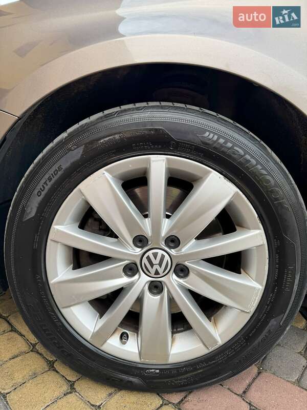 Volkswagen Passat 2011