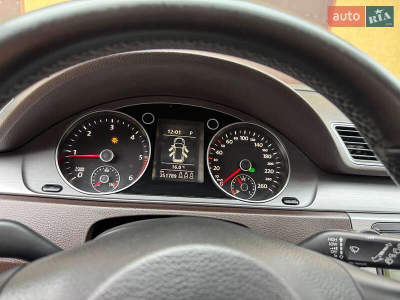 Volkswagen Passat 2011