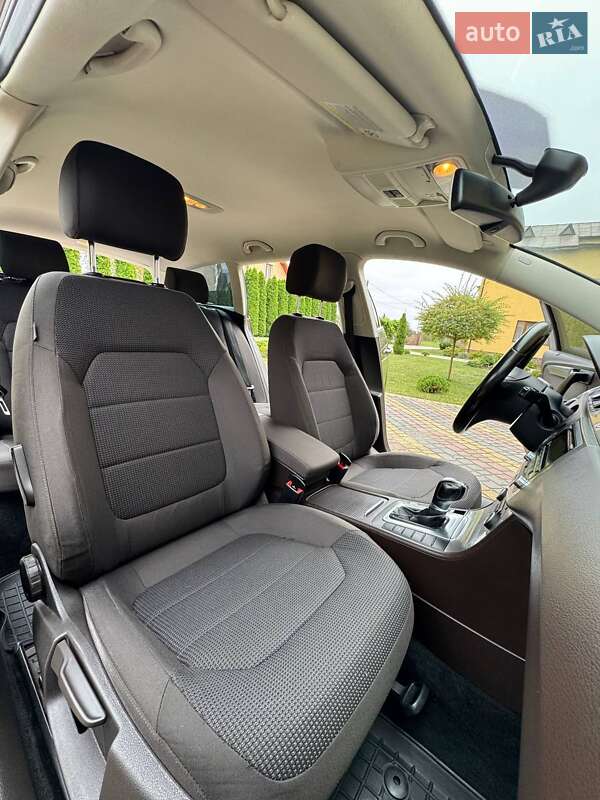 Volkswagen Passat 2011