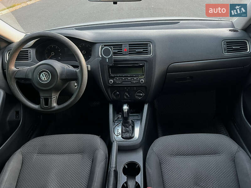 Volkswagen Jetta 2012