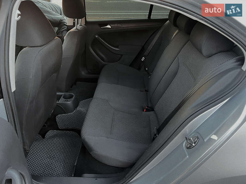 Volkswagen Jetta 2012