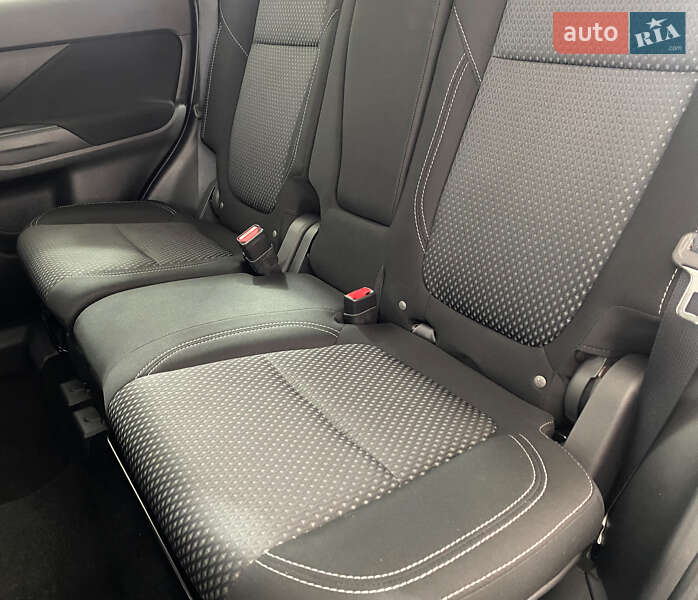 Mitsubishi Outlander 2020