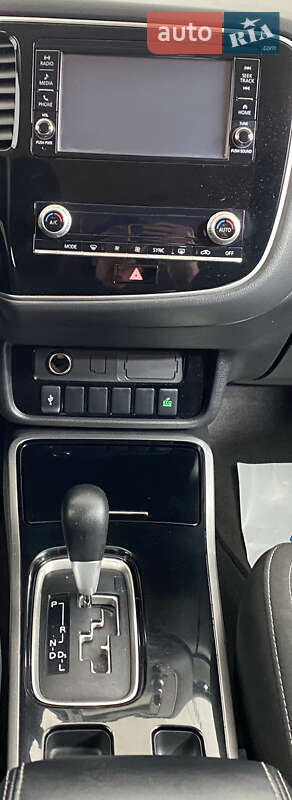 Mitsubishi Outlander 2020