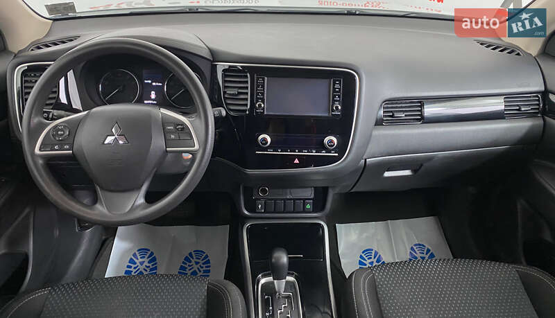 Mitsubishi Outlander 2020