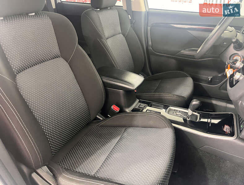 Mitsubishi Outlander 2020