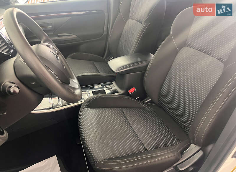 Mitsubishi Outlander 2020