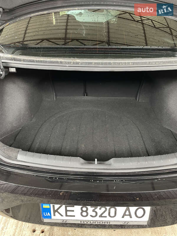 Hyundai Elantra 2020