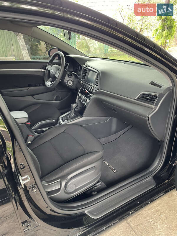 Hyundai Elantra 2020