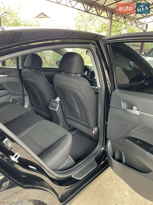 Hyundai Elantra 2020