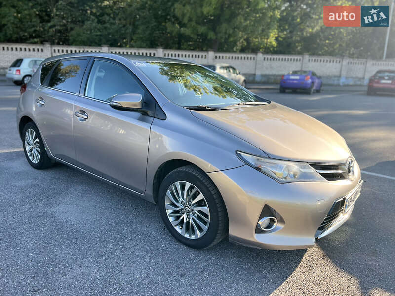 Toyota Auris 2013