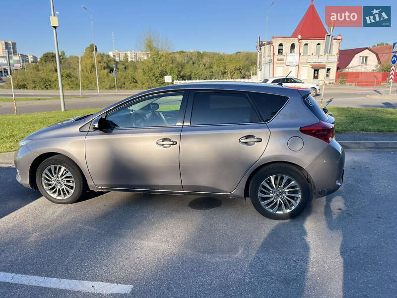 Toyota Auris 2013